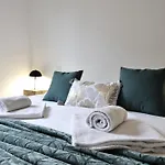 Les Jardins Ensoleilles - T3 Spacieux & Confortable Апартаменты *