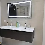 Les Jardins Ensoleilles - T3 Spacieux & Confortable Апартаменты *