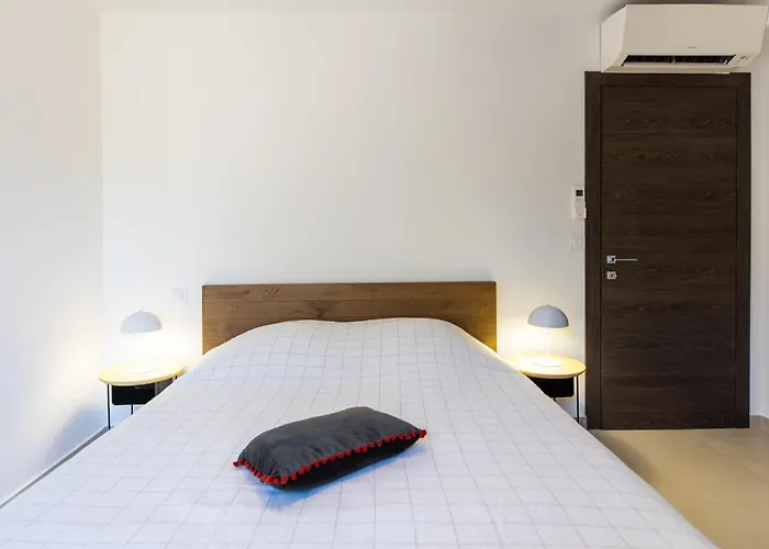 Les Jardins Ensoleilles - T2 Spacieux & Confortable * Bonifacio (Corsica)